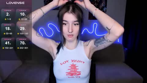 Mika online show from 03-14-26, 04:34