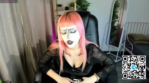 Mika online show from 04-11-26, 08:18