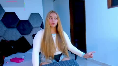 Mikaela blondie bigass online show from 05-21-26, 07:54