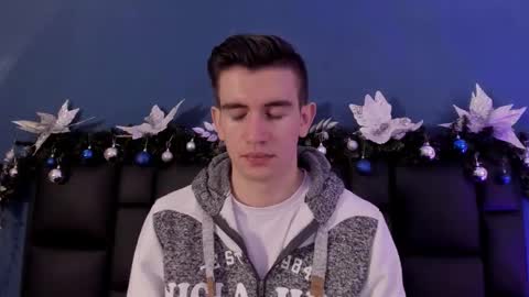 mikael online show from 11-27-25, 04:03