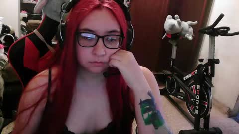 Mika online show from 04-17-26, 07:17