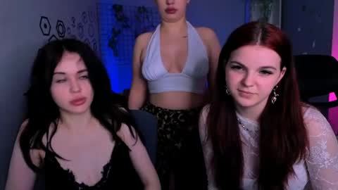 Mika online show from 04-14-26, 07:31