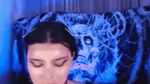 Mika online show from 09-22-25, 04:47