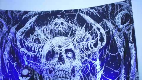 Mika online show from 04-21-26, 01:42