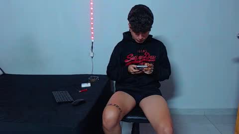 Mike IMDEPENDIENT MODEL online show from 10-12-25, 04:22