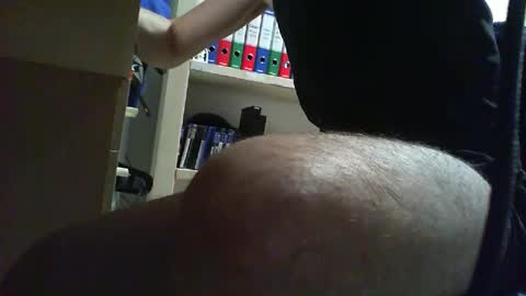 Snapshot of mike85bg chatting on 04-13-26, 09:20 mike85bg online show from 04-13-26, 09:20