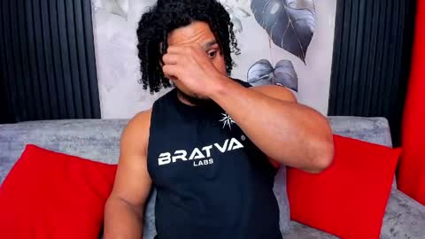 Snapshot of mike_estevess chatting on 04-29-26, 10:30 online show from 04-29-26, 10:30