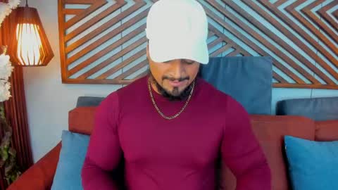 Snapshot of mike_estevess chatting on 05-12-26, 05:48 online show from 05-12-26, 05:48