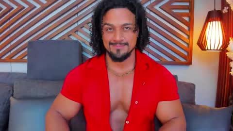 Snapshot of mike_estevess chatting on 05-30-26, 06:21 online show from 05-30-26, 06:21