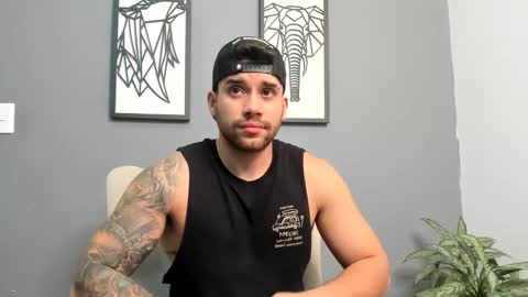 Snapshot of mike_montoya chatting on 12-05-24, 04:09 Mike Montoya online show from 12-05-24, 04:09