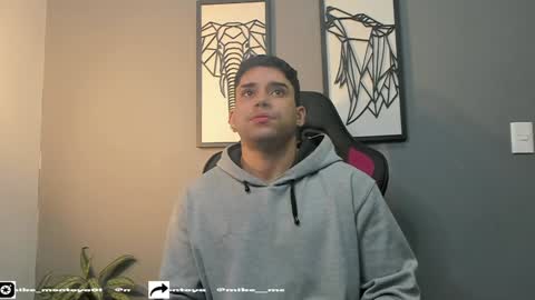 Snapshot of mike_montoya chatting on 01-26-25, 04:20 Mike Montoya online show from 01-26-25, 04:20