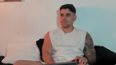 Snapshot of mike_montoya chatting on 02-14-25, 05:57 Mike Montoya online show from 02-14-25, 05:57