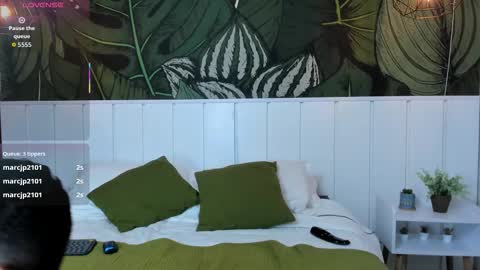 Snapshot of mike_montoya chatting on 12-02-25, 05:24 Mike Montoya online show from 12-02-25, 05:24