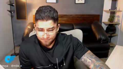 Snapshot of mike_montoya chatting on 07-16-26, 02:28 Mike Montoya online show from 07-16-26, 02:28