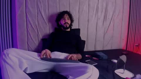 Snapshot of mike_parkerr chatting on 12-22-25, 05:48 Mike Parker online show from 12-22-25, 05:48