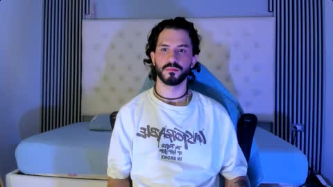 Snapshot of mike_parkerr chatting on 01-08-26, 06:05 Mike Parker online show from 01-08-26, 06:05