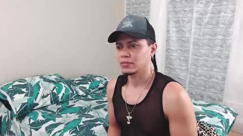 Snapshot of mike_rolly chatting on 12-19-24, 03:40 Enrique Rolly online show from 12-19-24, 03:40