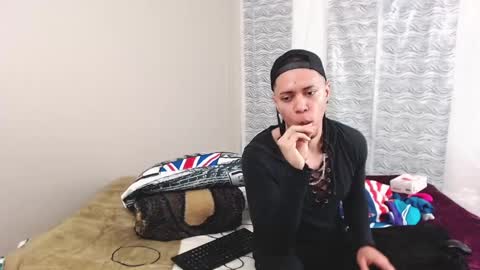 Snapshot of mike_rolly chatting on 01-20-25, 01:28 Enrique Rolly online show from 01-20-25, 01:28