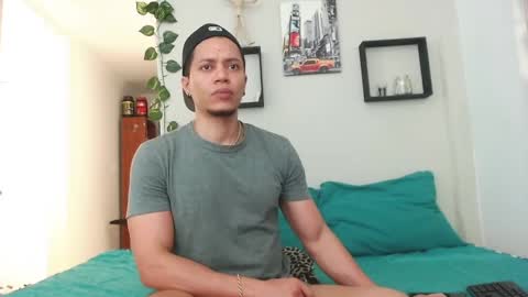 Snapshot of mike_rolly chatting on 09-20-25, 03:18 Enrique Rolly online show from 09-20-25, 03:18