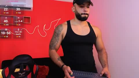 Snapshot of mike_savage3 chatting on 05-22-26, 12:22 Mike online show from 05-22-26, 12:22