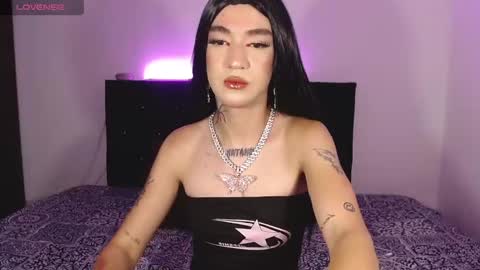 Snapshot of mikee_g chatting on 02-11-25, 02:57 ZARA BLARE online show from 02-11-25, 02:57