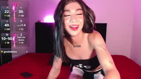 Snapshot of mikee_g chatting on 02-12-25, 10:59 ZARA BLARE online show from 02-12-25, 10:59