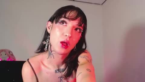 Snapshot of mikee_g chatting on 11-03-25, 03:30 ZARA BLARE online show from 11-03-25, 03:30