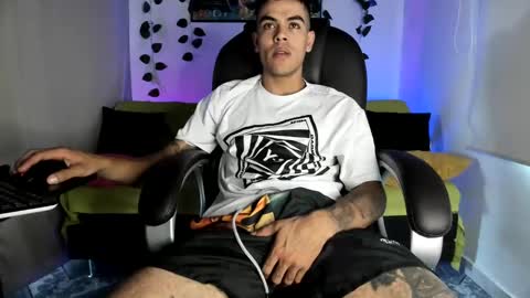 Snapshot of mikee_scooth chatting on 09-23-25, 03:26 mikee_scooth online show from 09-23-25, 03:26