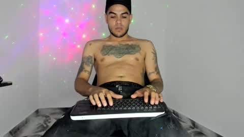 mikee_scooth online show from 05-12-26, 08:28