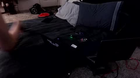 Snapshot of mikegbeme420 chatting on 11-08-25, 11:43 Mike online show from 11-08-25, 11:43