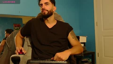 mikehawk1589 online show from 12-30-24, 01:04