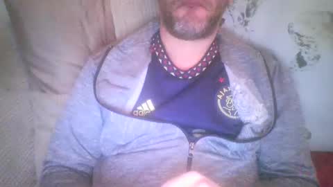 Snapshot of mikehockishuge9 chatting on 01-06-25, 09:43 mikehockishuge9 online show from 01-06-25, 09:43