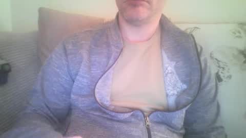 Snapshot of mikehockishuge9 chatting on 01-12-25, 09:51 mikehockishuge9 online show from 01-12-25, 09:51