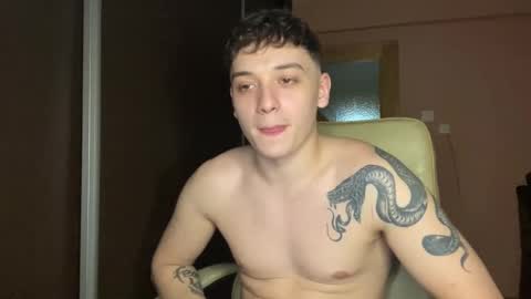 Snapshot of mikelaur chatting on 02-25-25, 06:42 MikeLaur online show from 02-25-25, 06:42