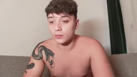 Snapshot of mikelaur chatting on 10-31-25, 07:37 MikeLaur online show from 10-31-25, 07:37