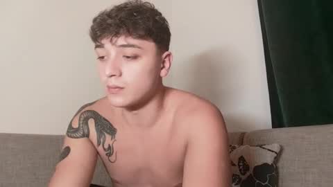 Snapshot of mikelaur chatting on 11-01-25, 07:38 MikeLaur online show from 11-01-25, 07:38