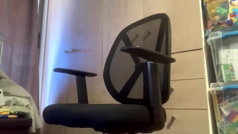 miker1239 online show from 10-05-25, 07:01