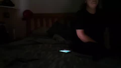 Snapshot of mikeundies chatting on 05-18-26, 08:14 mikeundies online show from 05-18-26, 08:14