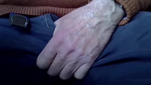 Snapshot of mikeybed chatting on 02-10-25, 03:21 mikeybed online show from 02-10-25, 03:21