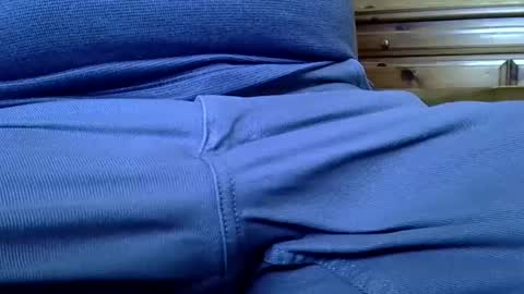 Snapshot of mikeybed chatting on 03-05-25, 10:44 mikeybed online show from 03-05-25, 10:44