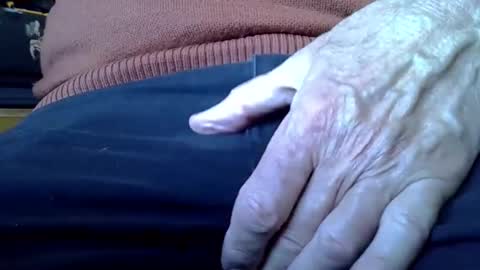 Snapshot of mikeybed chatting on 09-23-25, 03:26 mikeybed online show from 09-23-25, 03:26