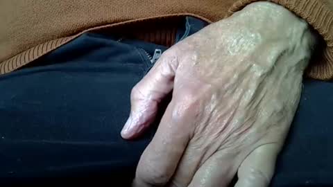 Snapshot of mikeybed chatting on 09-24-25, 08:39 mikeybed online show from 09-24-25, 08:39