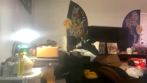 Snapshot of mikeyblunt chatting on 12-16-25, 04:01 mikeyblunt online show from 12-16-25, 04:01