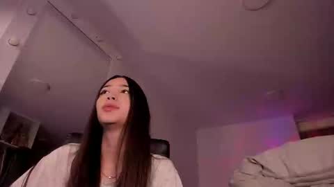 VIOLETAMIKE online show from 10-17-25, 01:31