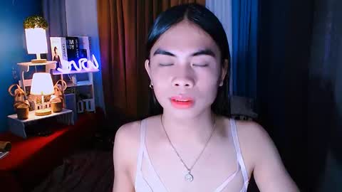 Snapshot of mikhayla_and_zeus_room chatting on 01-14-25, 04:04 Mikhayla and Zeus online show from 01-14-25, 04:04