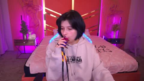 Miki online show from 01-19-25, 09:55