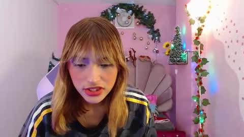 Snapshot of mikka_ela chatting on 11-24-25, 01:11 Mikka 3 online show from 11-24-25, 01:11