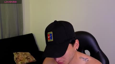 Snapshot of mikke_love chatting on 02-14-26, 02:25 MIKKE online show from 02-14-26, 02:25