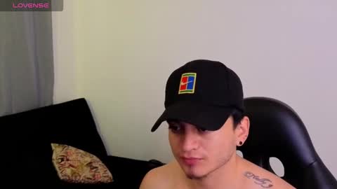 Snapshot of mikke_love chatting on 02-15-26, 04:14 MIKKE online show from 02-15-26, 04:14