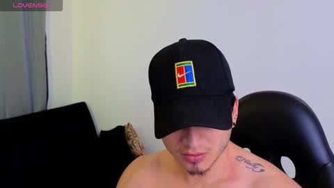 Snapshot of mikke_love chatting on 02-16-26, 02:35 MIKKE online show from 02-16-26, 02:35